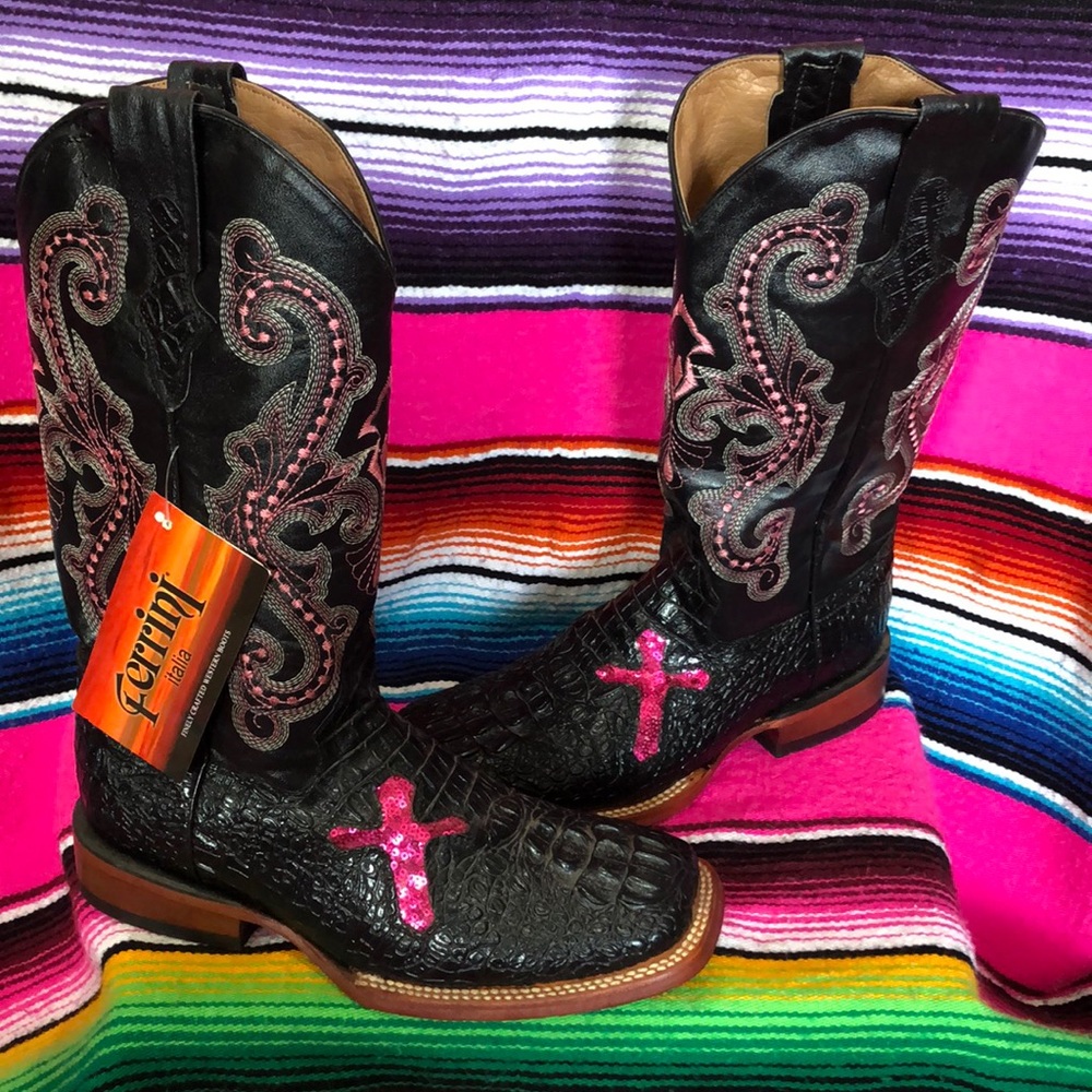 Ferrini boots- NWT - Black Caiman with pink cross